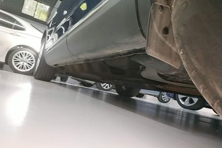 Used Lincoln MKX 2015 2.0T Two-Wheel Drive Deluxe Edition Left Side Sill