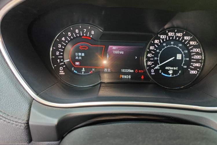Used Lincoln MKX 2015 2.0T Two-Wheel Drive Deluxe Edition Odometer Close Up