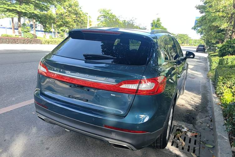 Used Lincoln MKX 2015 2.0T Two-Wheel Drive Deluxe Edition Rear Right 45 Deg