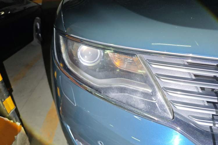 Used Lincoln MKX 2015 2.0T Four-Wheel Drive Luxury Edition Right Front Headlight