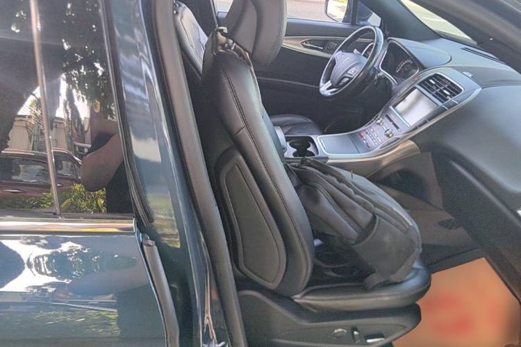 Used Lincoln MKX 2015 2.0T Two-Wheel Drive Deluxe Edition Right Front Seat