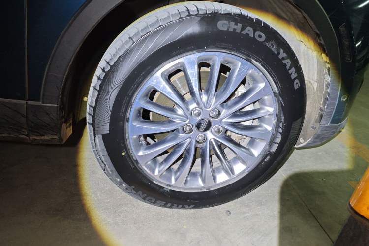 Used Lincoln MKX 2015 2.0T Four-Wheel Drive Luxury Edition Right Front Wheel Hub