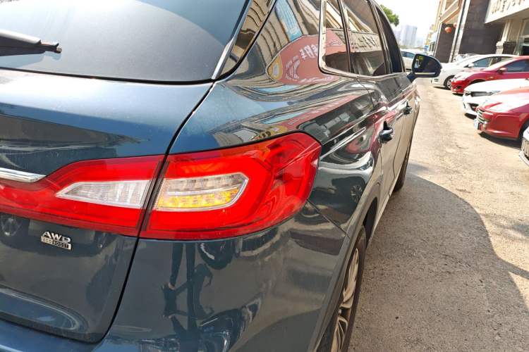 Used Lincoln MKX 2015 2.0T Four-Wheel Drive Luxury Edition Right Rear Taillight