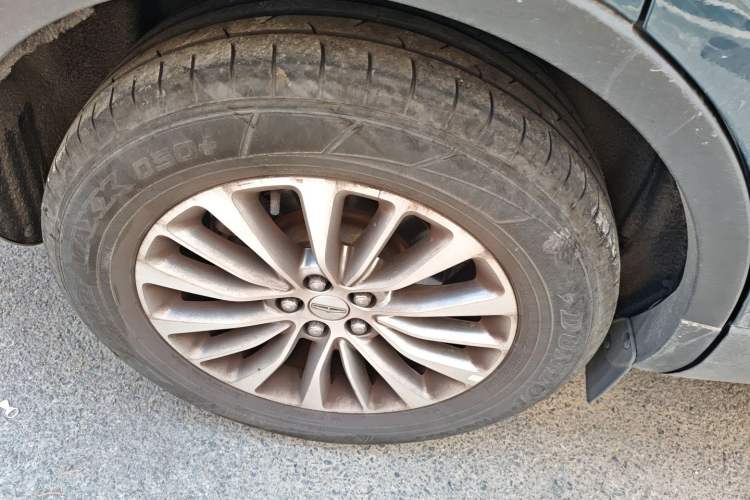 Used Lincoln MKX 2015 2.0T Four-Wheel Drive Luxury Edition Right Rear Wheel Hub