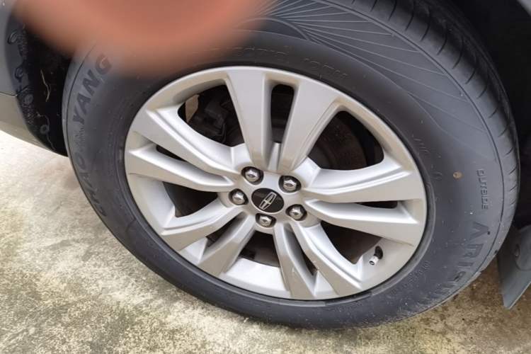 Used Lincoln MKX 2015 2.0T Two-Wheel Drive Deluxe Edition Right Rear Wheel Hub