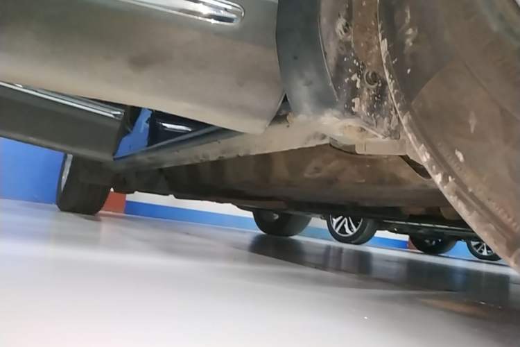 Used Lincoln MKX 2015 2.0T Two-Wheel Drive Deluxe Edition Right Side Sill