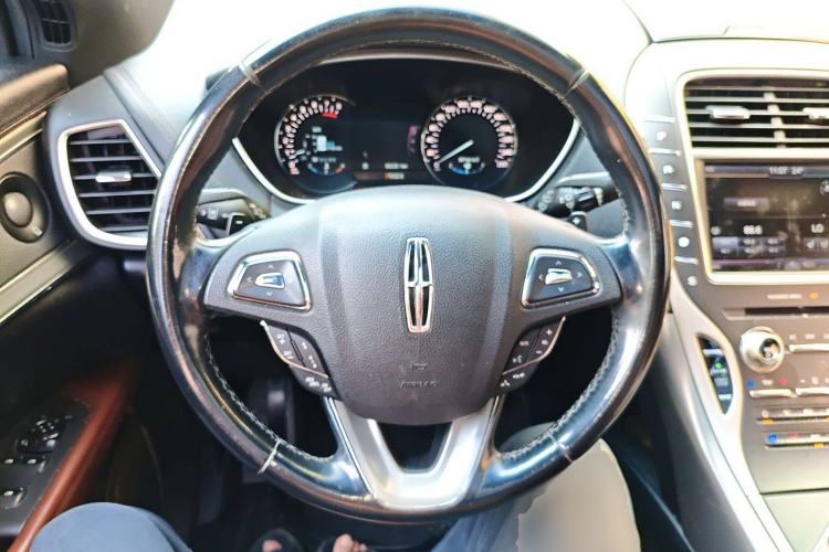 Used Lincoln MKX 2015 2.0T Four-Wheel Drive Luxury Edition Steering Wheel