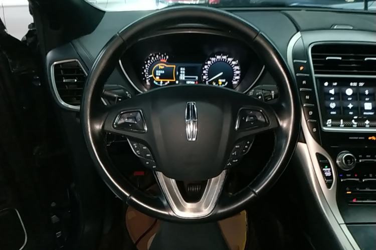 Used Lincoln MKX 2015 2.0T Two-Wheel Drive Deluxe Edition Steering Wheel