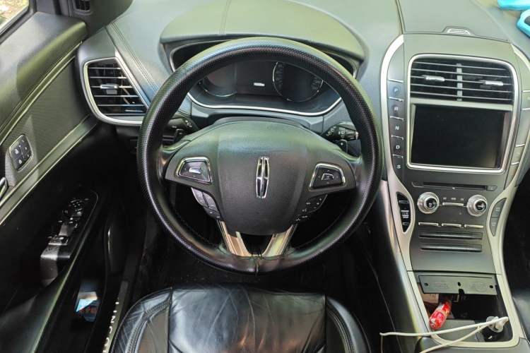 Used Lincoln MKX 2015 2.0T Two-Wheel Drive Deluxe Edition Steering Wheel