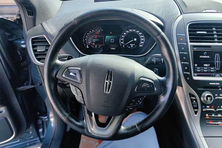 Used Lincoln MKX 2015 2.0T Two-Wheel Drive Deluxe Edition Steering Wheel
