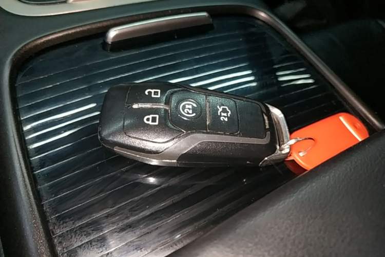 Used Lincoln MKX 2015 2.0T Two-Wheel Drive Deluxe Edition Vehicle Key