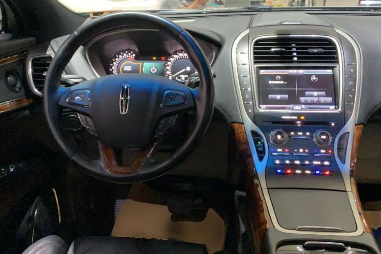 Used Lincoln MKX 2015 2.7T Four-Wheel Drive Prestige Edition Center Console