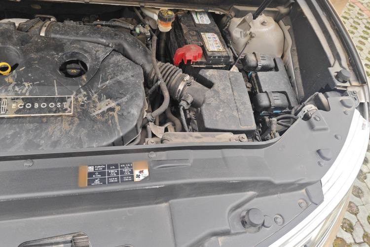 Used Lincoln MKX 2015 2.0T Two-Wheel Drive Deluxe Edition Engine Bay Left