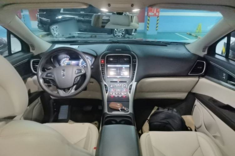 Used Lincoln MKX 2015 2.0T Two-Wheel Drive Deluxe Edition Center Console