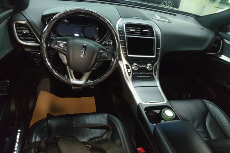 Used Lincoln MKX 2015 2.0T Two-Wheel Drive Deluxe Edition Center Console