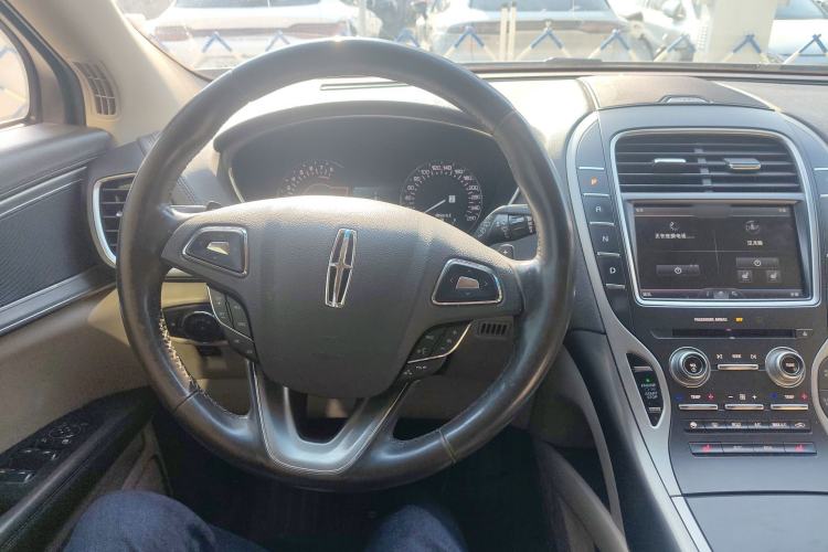 Used Lincoln MKX 2015 2.0T Two-Wheel Drive Deluxe Edition Interior 1