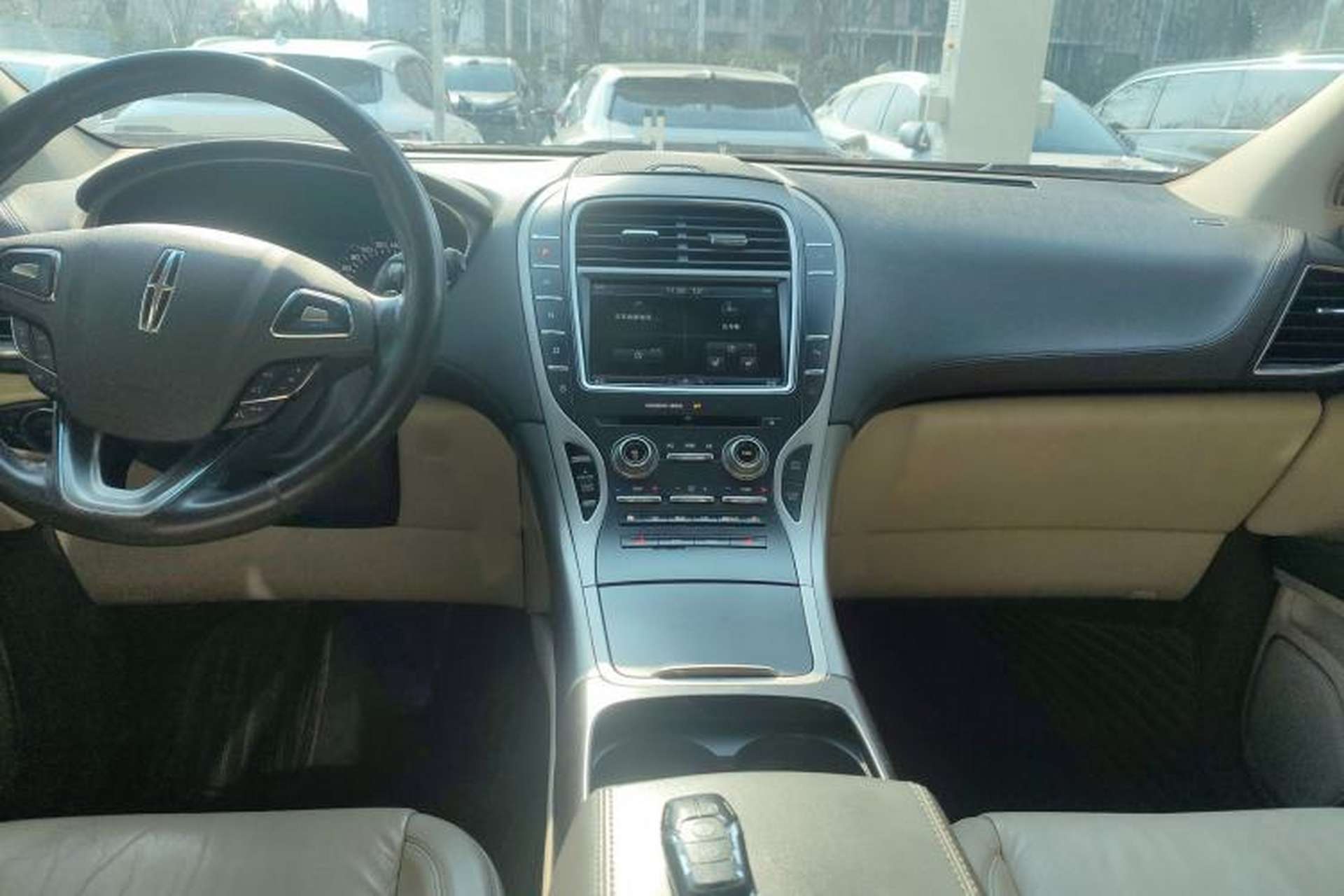 Used Lincoln MKX 2015 2.0T Two-Wheel Drive Deluxe Edition Interior 4