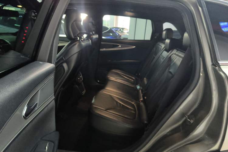 Used Lincoln MKX 2015 2.0T Two-Wheel Drive Deluxe Edition Interior 4