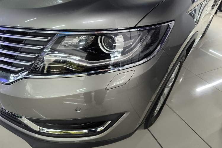 Used Lincoln MKX 2015 2.0T Two-Wheel Drive Deluxe Edition Left Front Headlight