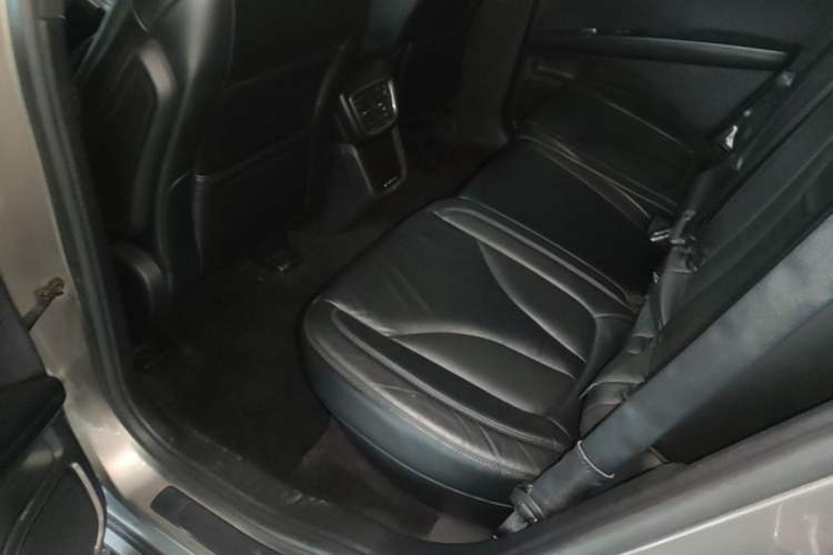 Used Lincoln MKX 2015 2.0T Two-Wheel Drive Deluxe Edition Left Rear Seat