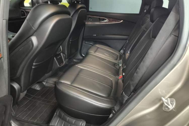 Used Lincoln MKX 2015 2.7T Four-Wheel Drive Prestige Edition Left Rear Seat