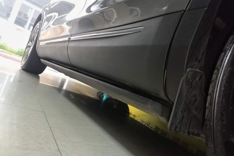 Used Lincoln MKX 2015 2.7T Four-Wheel Drive Prestige Edition Left Side Sill