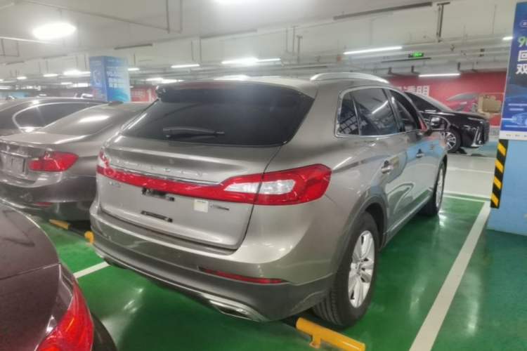 Used Lincoln MKX 2015 2.0T Two-Wheel Drive Deluxe Edition Rear Right 45 Deg