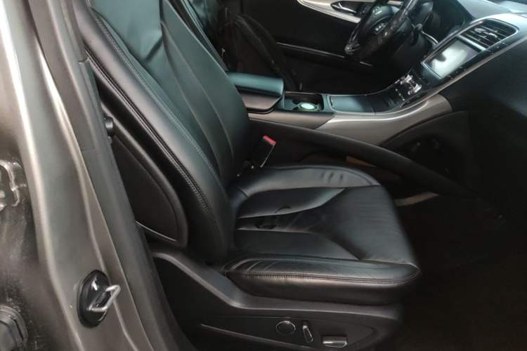 Used Lincoln MKX 2015 2.0T Two-Wheel Drive Deluxe Edition Right Front Seat