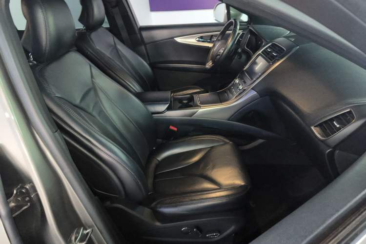 Used Lincoln MKX 2015 2.0T Two-Wheel Drive Deluxe Edition Right Front Seat