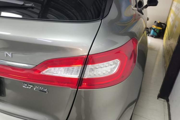Used Lincoln MKX 2015 2.7T Four-Wheel Drive Prestige Edition Right Rear Taillight