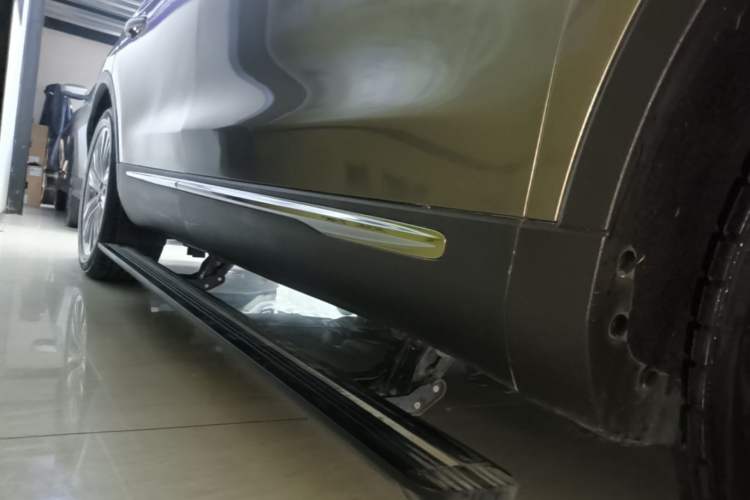 Used Lincoln MKX 2015 2.7T Four-Wheel Drive Prestige Edition Right Side Sill