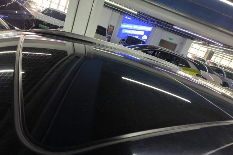 Used Lincoln MKX 2015 2.0T Two-Wheel Drive Deluxe Edition Roof