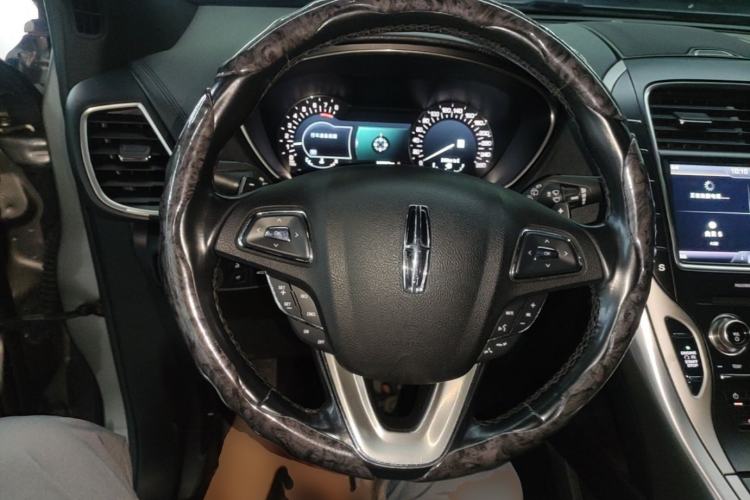 Used Lincoln MKX 2015 2.0T Two-Wheel Drive Deluxe Edition Steering Wheel