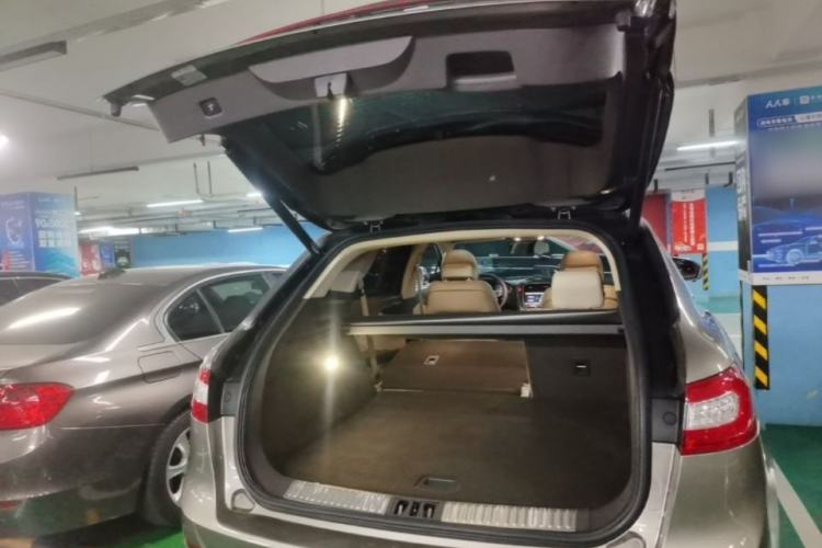 Used Lincoln MKX 2015 2.0T Two-Wheel Drive Deluxe Edition Trunk