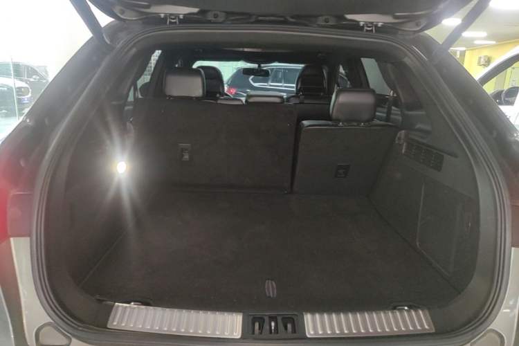 Used Lincoln MKX 2015 2.0T Two-Wheel Drive Deluxe Edition Trunk