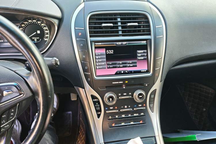 Used Lincoln MKX 2015 2.0T Two-Wheel Drive Deluxe Edition Audio And AC Panel