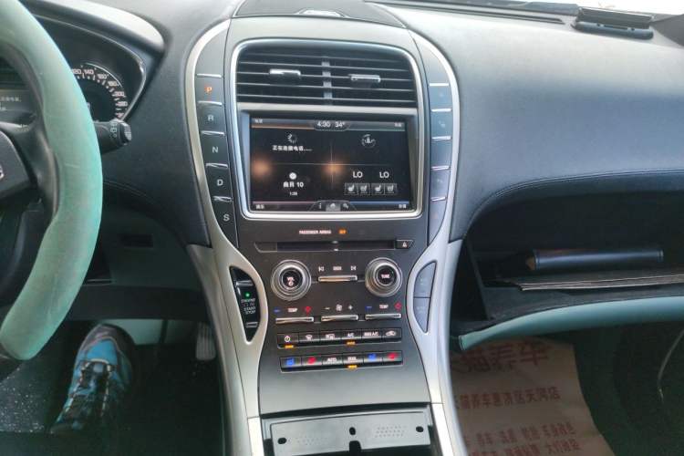 Used Lincoln MKX 2015 2.0T Four-Wheel Drive Luxury Edition Audio And AC Panel
