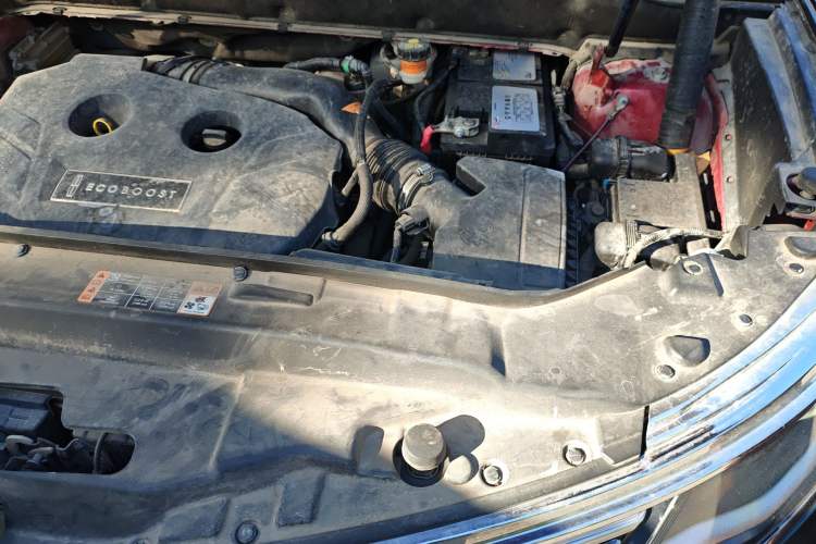 Used Lincoln MKX 2015 2.0T Two-Wheel Drive Deluxe Edition Engine Bay Left