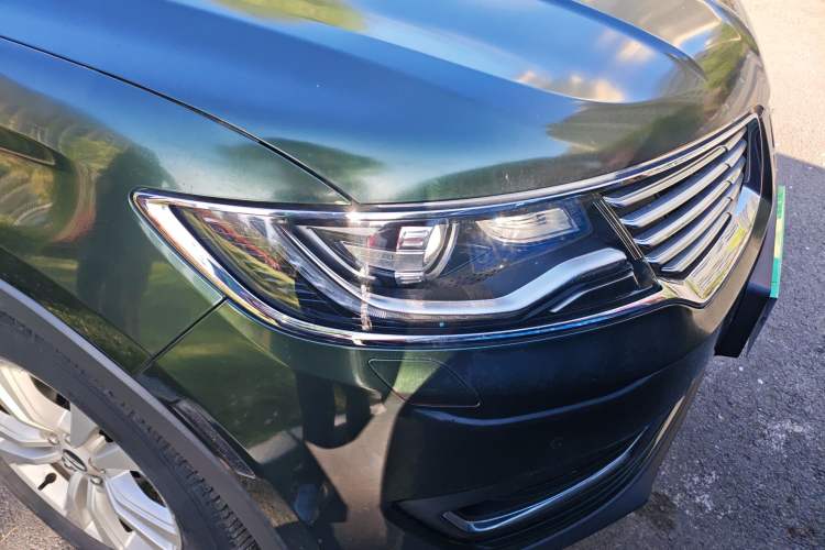 Used Lincoln MKX 2015 2.0T Two-Wheel Drive Deluxe Edition Right Front Headlight