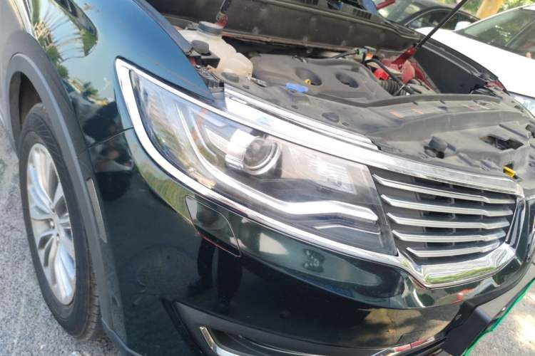 Used Lincoln MKX 2015 2.0T Four-Wheel Drive Luxury Edition Right Front Headlight