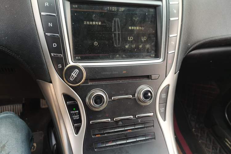Used Lincoln MKX 2015 2.0T Two-Wheel Drive Deluxe Edition Audio And AC Panel