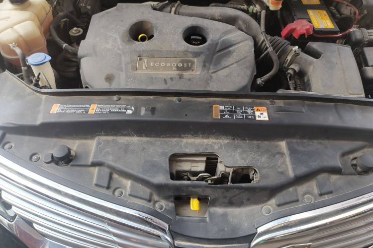 Used Lincoln MKX 2015 2.0T Two-Wheel Drive Deluxe Edition Engine Bay