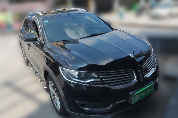 Used Lincoln MKX 2015 2.0T Two-Wheel Drive Deluxe Edition Front Right 45 Deg