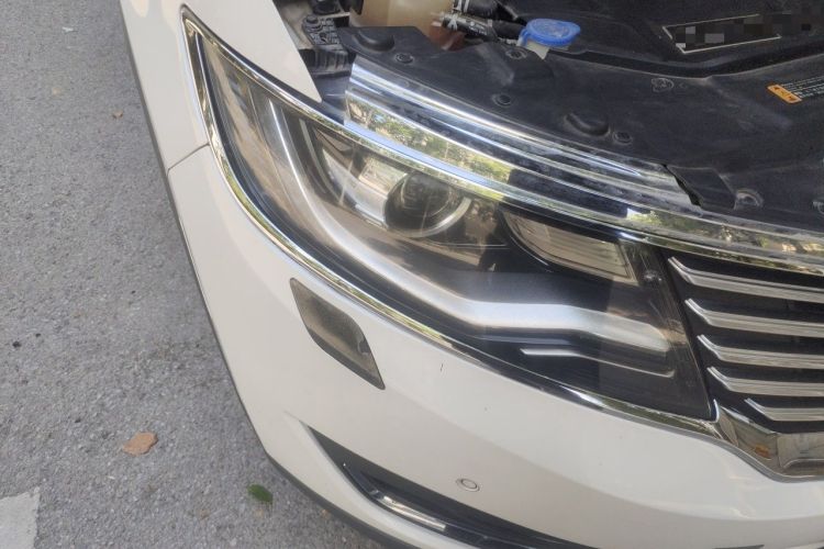 Used Lincoln MKX 2015 2.0T Four-Wheel Drive Luxury Edition Right Front Headlight