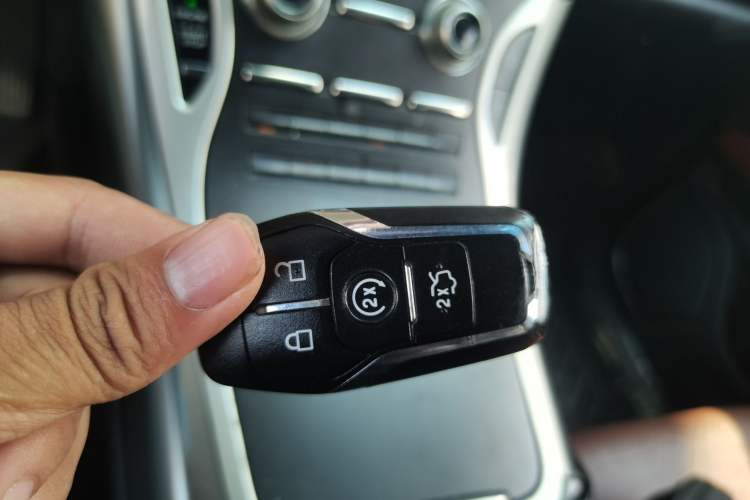 Used Lincoln MKX 2015 2.0T Two-Wheel Drive Deluxe Edition Vehicle Key