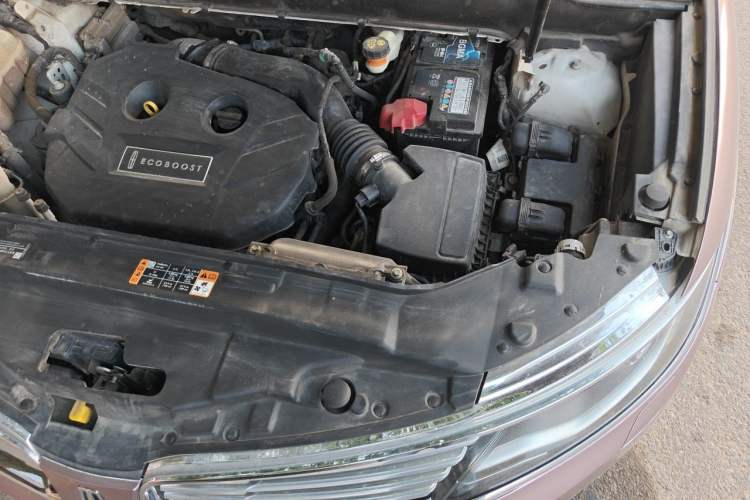 Used Lincoln MKX 2015 2.0T Two-Wheel Drive Deluxe Edition Engine Bay Left