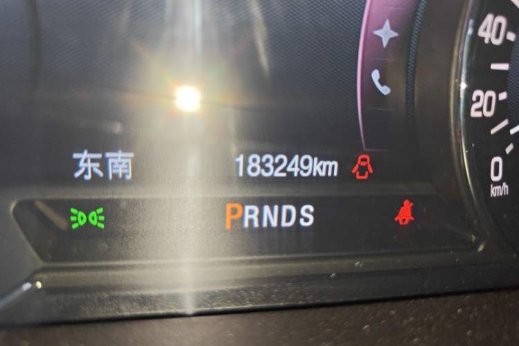 Used Lincoln MKX 2015 2.0T Two-Wheel Drive Deluxe Edition Odometer Close Up