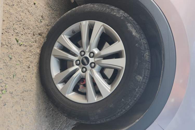 Used Lincoln MKX 2015 2.0T Two-Wheel Drive Deluxe Edition Right Front Wheel Hub