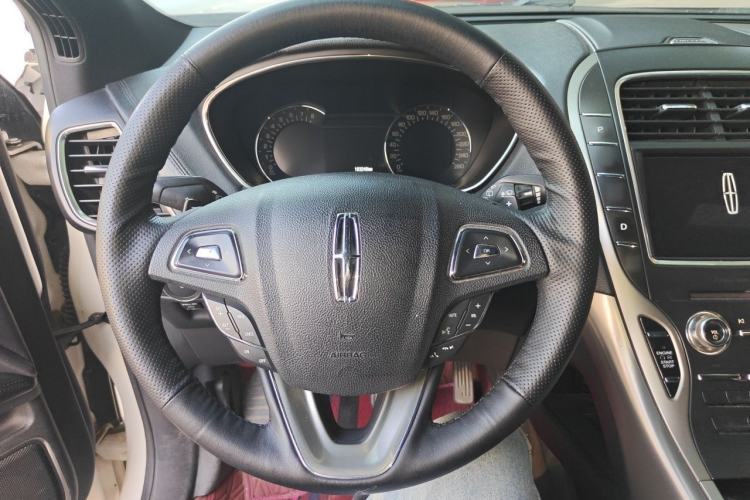 Used Lincoln MKX 2015 2.0T Two-Wheel Drive Deluxe Edition Steering Wheel