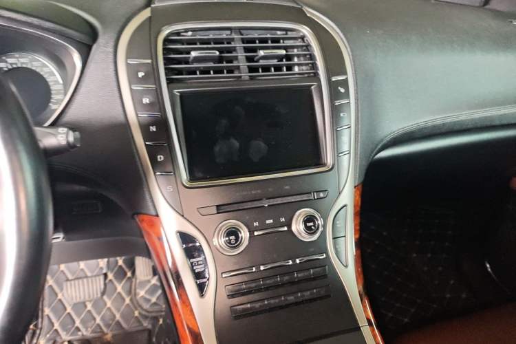 Used Lincoln MKX 2015 2.7T Four-Wheel Drive Prestige Edition Audio And AC Panel